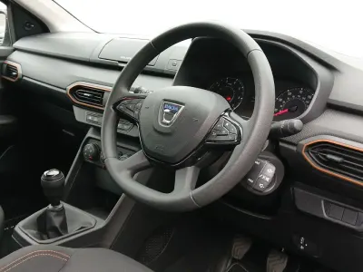Used Dacia Sandero Essentiel 90 HP (66 kW) 2022 White Hatchback