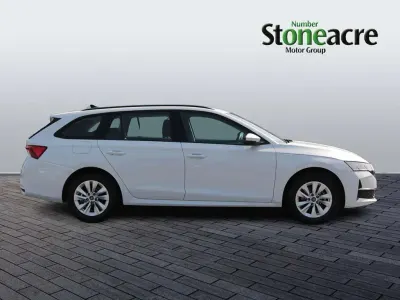 Used Skoda Octavia SE Technology 113 HP (83 kW) 2025 White Estate
