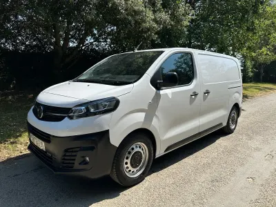 Used Vauxhall Vivaro 100 HP (73 kW) 2023 White MPV