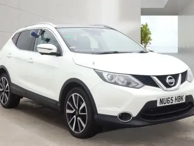 Used Nissan Qashqai Tekna 110 HP (80 kW) 2015 White SUV