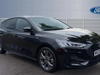 Używany Ford Focus ST-Line 125 KM (91 kW) 2023 Czarny Hatchback