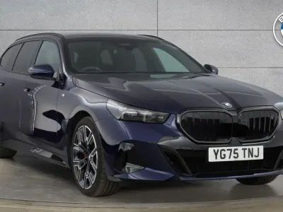 Begagnad BMW 520 M Sport 205 HK (150 kW) 2025 Blå Kombi