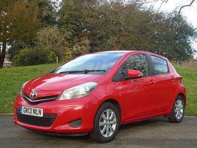 Used Toyota Yaris 2013 Red Hatchback