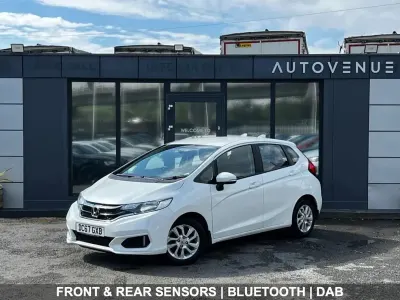 Używany Honda Jazz SE 102 KM (75 kW) 2018 Biały Hatchback