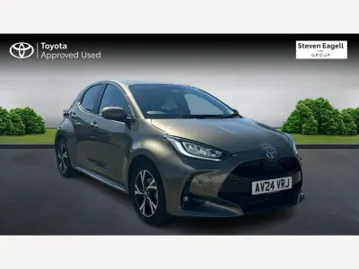Używany Toyota Yaris Hybrid Design 2024 Brązowy Hatchback