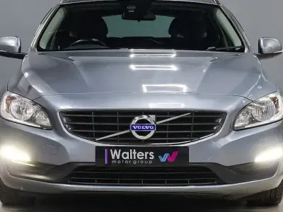Usado Volvo V60 Business Edition 190 CV (139 kW) 2017 Gris Familiar
