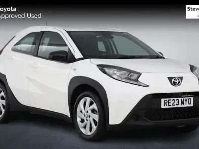 Used Toyota Aygo X PURE 72 HP (52 kW) 2023 White SUV