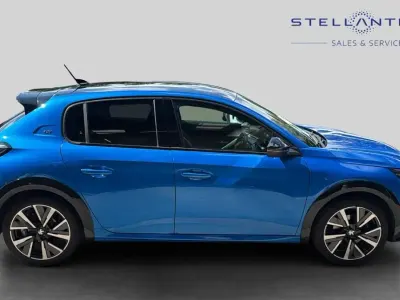Used Peugeot 208 GT 129 HP (94 kW) 2022 Blue Hatchback
