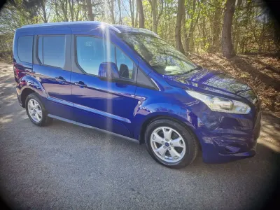 Usado Ford Tourneo Connect Titanium 120 CV (88 kW) 2016 Azul Monovolumen