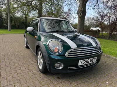 Begagnad Mini Cooper Hatch 2008 Grön Halvkombi