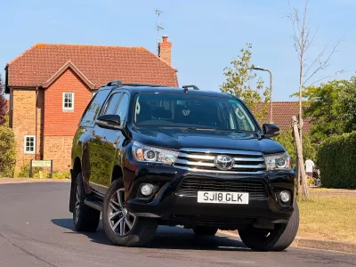 Used Toyota HiLux 150 HP (110 kW) 2018 Black Pickup