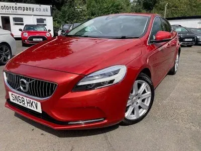 Used Volvo V40 Inscription 120 HP (88 kW) 2018 Red Hatchback