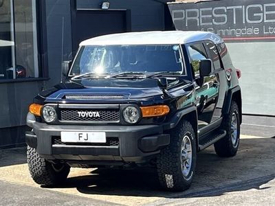 used Toyota FJ Cruiser 4.0 V6 4X4 SUV Auto Right Hand Drive SUV