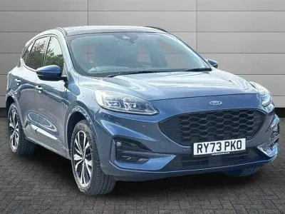 Usado Ford Kuga ST-Line X 225 HP (165 kW) 2023 Azul SUV