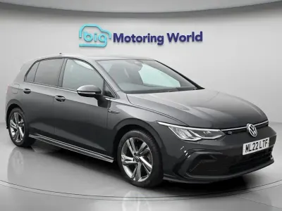 Second-hand VW Golf VIII R-line 150 CP (110 kW) 2022 Gri Hatchback