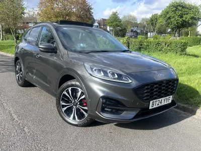 Begagnad Ford Kuga ST-Line X 2024 Grå SUV