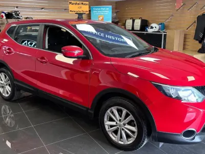 Used Nissan Qashqai Acenta 110 HP (80 kW) 2015 Red SUV