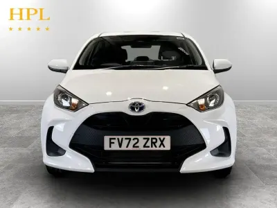 Used Toyota Yaris 116 HP (85 kW) 2023 White Hatchback