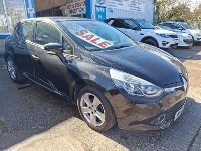 Usado Renault Clio IV Dynamique 75 CV (55 kW) 2013 Negro Utilitario