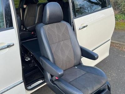 Used Toyota Estima 2025 Silver MPV