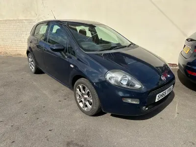 Used Fiat Punto Easy Plus 69 HP (50 kW) 2015 Blue Hatchback