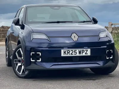 Used Renault R5 Komfort 110 kW (150 HP) 2025 Midnight blue Hatchback