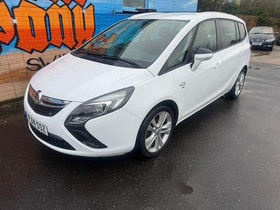 Used Vauxhall Zafira SRi 130 HP (95 kW) 2014 White MPV