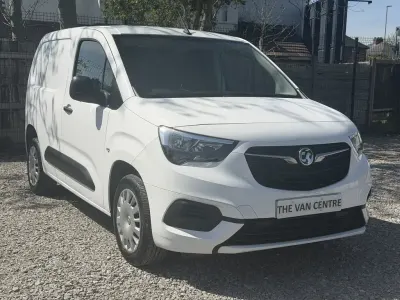 Usado Vauxhall Combo Sportive 100 CV (73 kW) 2020 Blanco Monovolumen