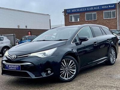 Used Toyota Avensis 147 HP (108 kW) 2017 Grey Estate
