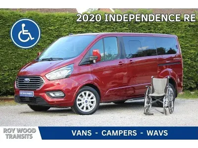Begagnad Ford Tourneo Custom 130 HK (95 kW) 2020 Röd Van