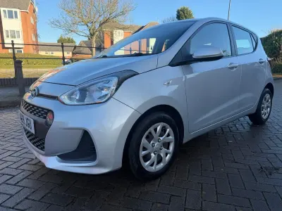 Używany Hyundai i10 SE 66 KM (48 kW) 2019 Srebrny Hatchback