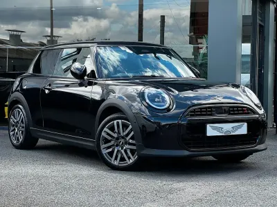 Used Mini Cooper Classic 204 HP (150 kW) 2024 Black Hatchback