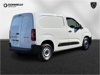 Used Peugeot Partner S 101 HP (74 kW) 2024 White MPV