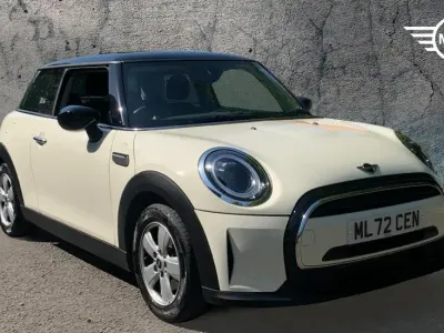 Used Mini Cooper Classic 134 HP (98 kW) 2022 White Hatchback