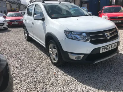 Used Dacia Sandero Lauréate 90 HP (66 kW) 2013 White Hatchback