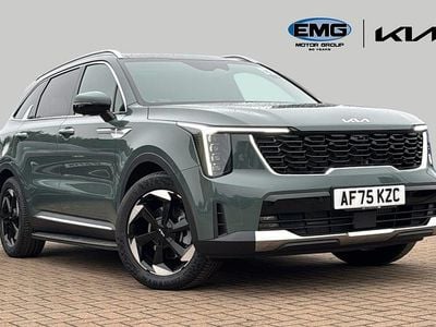 Green New 2025 Kia Sorento SUV | £50,995 (Fair price)