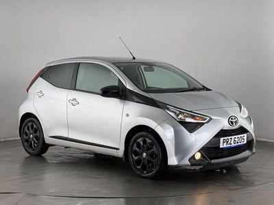Used Toyota Aygo x-press 72 HP (52 kW) 2018 Silver Hatchback