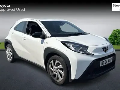 Used Toyota Aygo X PURE 72 HP (52 kW) 2024 White SUV