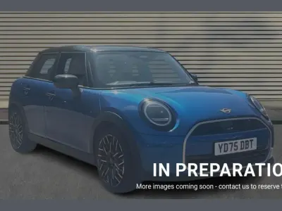 Used Mini Cooper Exclusive 114 kW (156 HP) 2026 Icy sunshine blue Hatchback