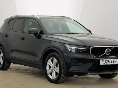 Usado Volvo XC40 Core 163 CV (119 kW) 2025 Negro SUV