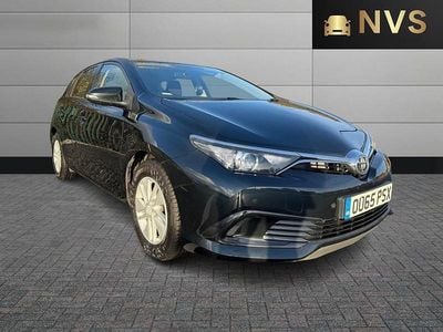 Used Toyota Auris Active 90 HP (66 kW) 2015 Grey Hatchback