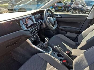 Usado VW Polo Life 95 HP (69 kW) 2024 Cinzento Citadino