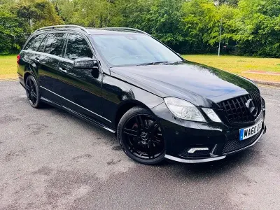 Używany Mercedes E250 2010 Czarny Kombi