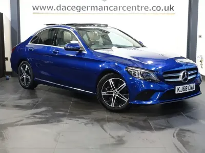 Usado Mercedes C200 Premium Plus 198 HP (145 kW) 2018 Azul Sedan