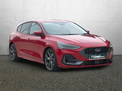 Used Ford Focus ST 280 HP (205 kW) 2024 Red Hatchback