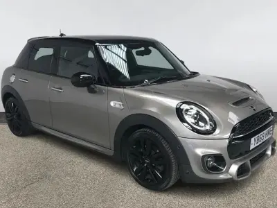 Begagnad Mini Cooper S Hatch 192 HK (141 kW) 2019 Silver Halvkombi