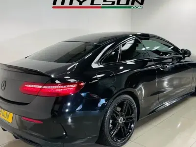 Usado Mercedes E220 AMG line 194 HP (142 kW) 2018 Preto Coupé