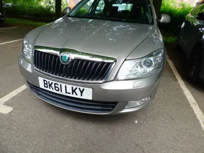 Begagnad Skoda Octavia Elegance 2011 Beige Halvkombi