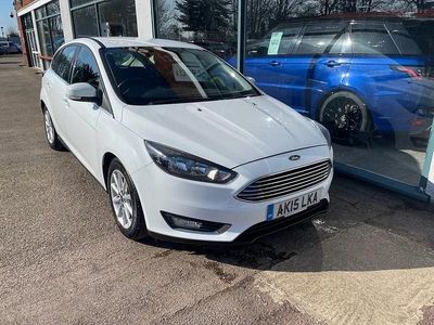 Used Ford Focus Titanium 125 HP (91 kW) 2015 White Hatchback