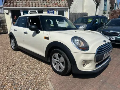 Used Mini ONE Hatch 2015 White Hatchback